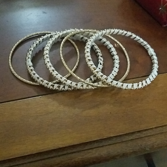 Bangle bracelets - Picture 2 of 3